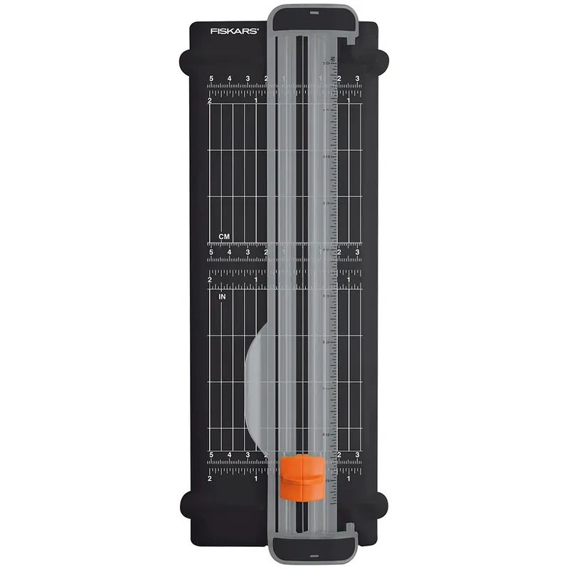 Vágóasztal titánium bevonatos pengével, A5 újrahasznosított 22cm Ajánlat